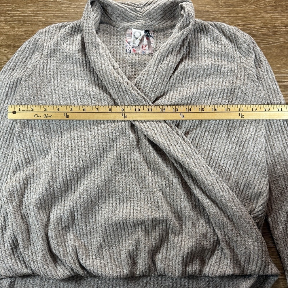 Akemi + Kin Anthropologie Women's M Waffle Knit Wrap Top Gray Hi Low Neutral - Picture 5 of 8